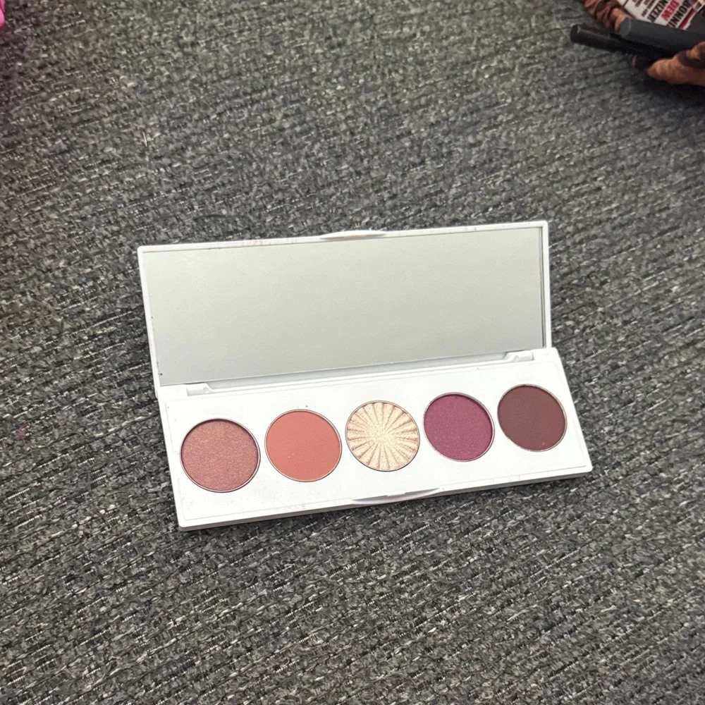 OFRA Symphony Palette with Mauve and Shimmer